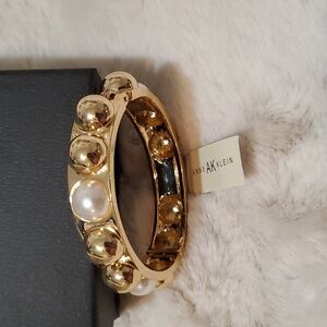 Anne Klein bracelet gold and faux pearl